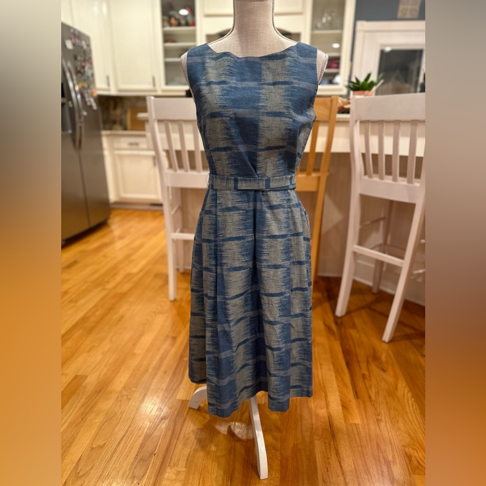 Bean Signature blue sleeveless fit and flare homemaker dress